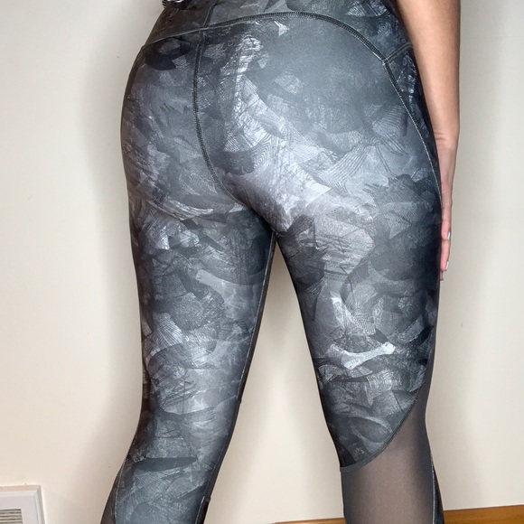 SOLD ON INSTAGRAM - Picture 2 of 6